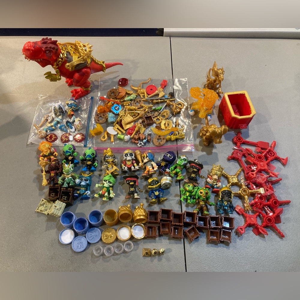 Large Lot Treasure X w/ 3 GOLD RARE Treasures + Action Figures & Accessories